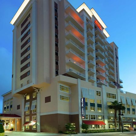 Hampton Inn And Suites Clearwater Beach Exterior photo