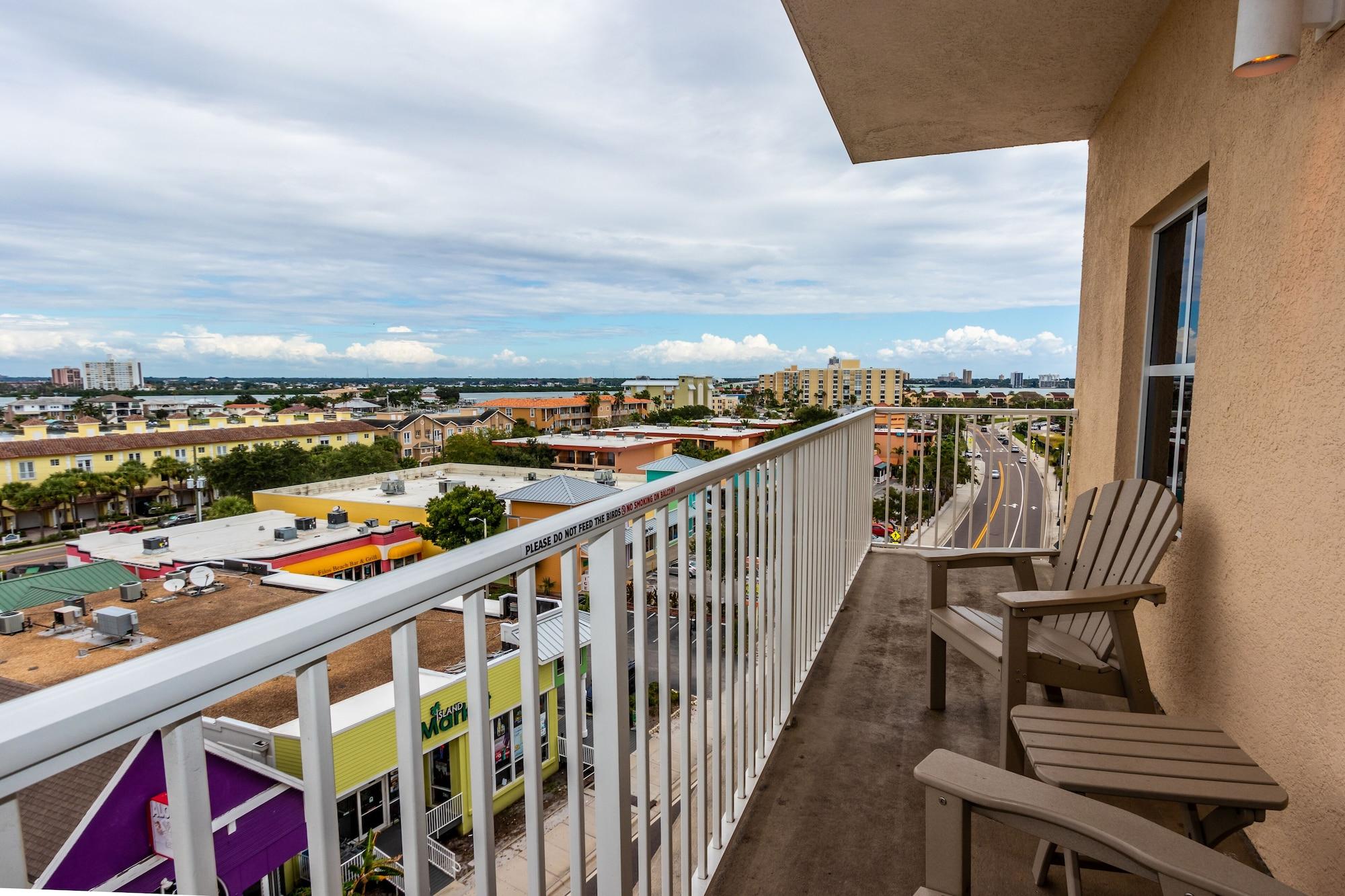 Hampton Inn And Suites Clearwater Beach Exterior photo