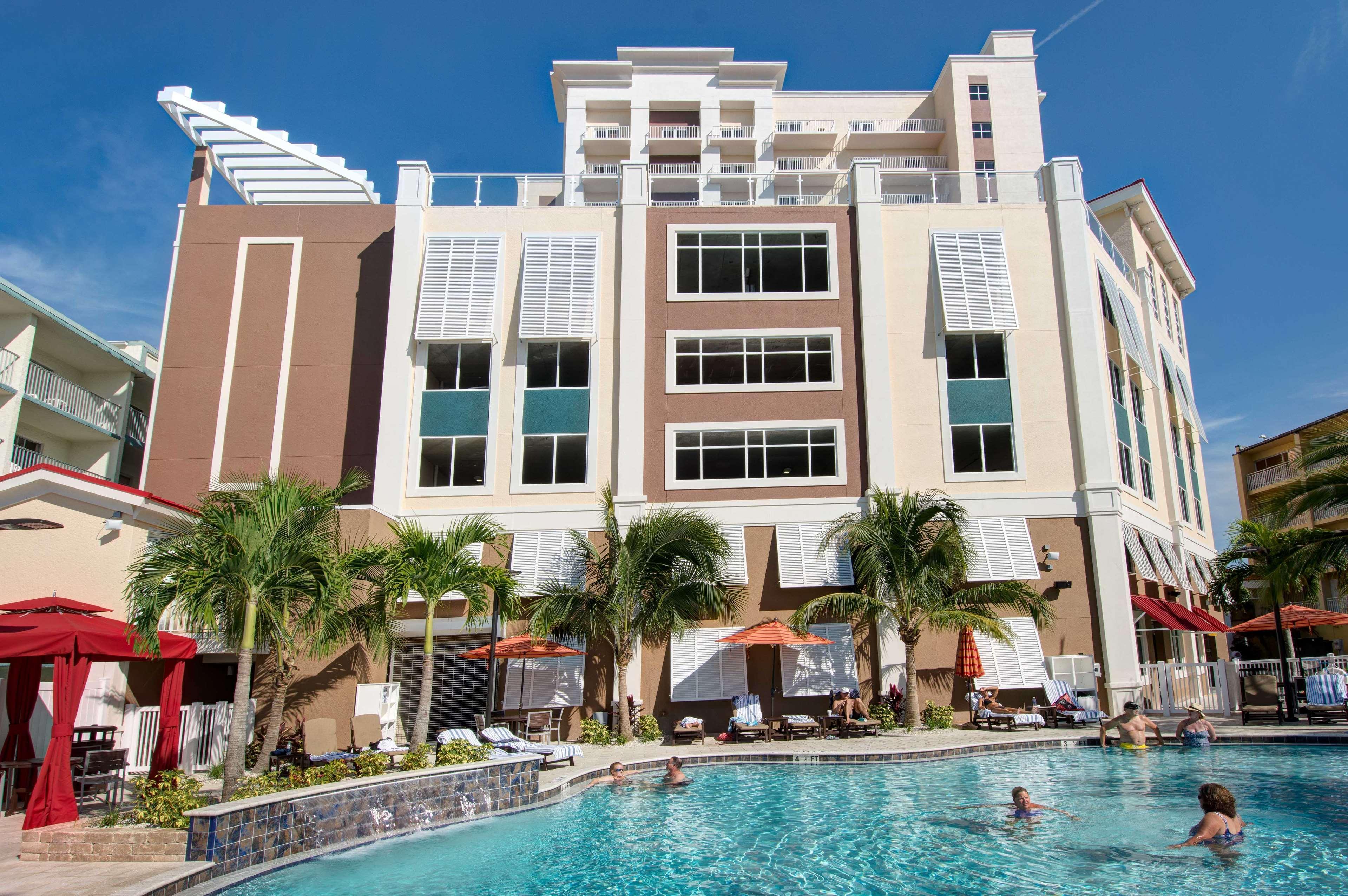 Hampton Inn And Suites Clearwater Beach Exterior photo