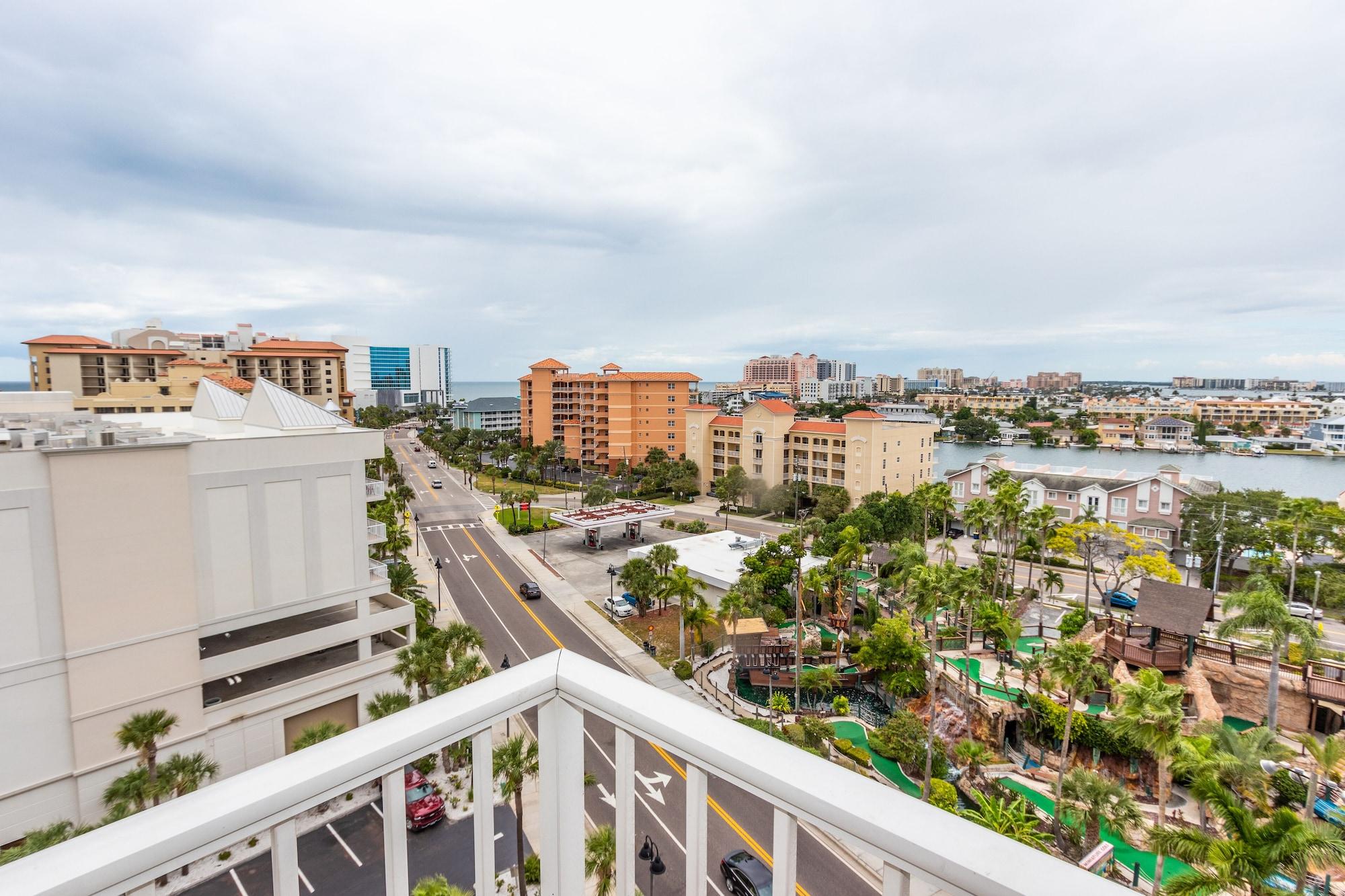 Hampton Inn And Suites Clearwater Beach Exterior photo