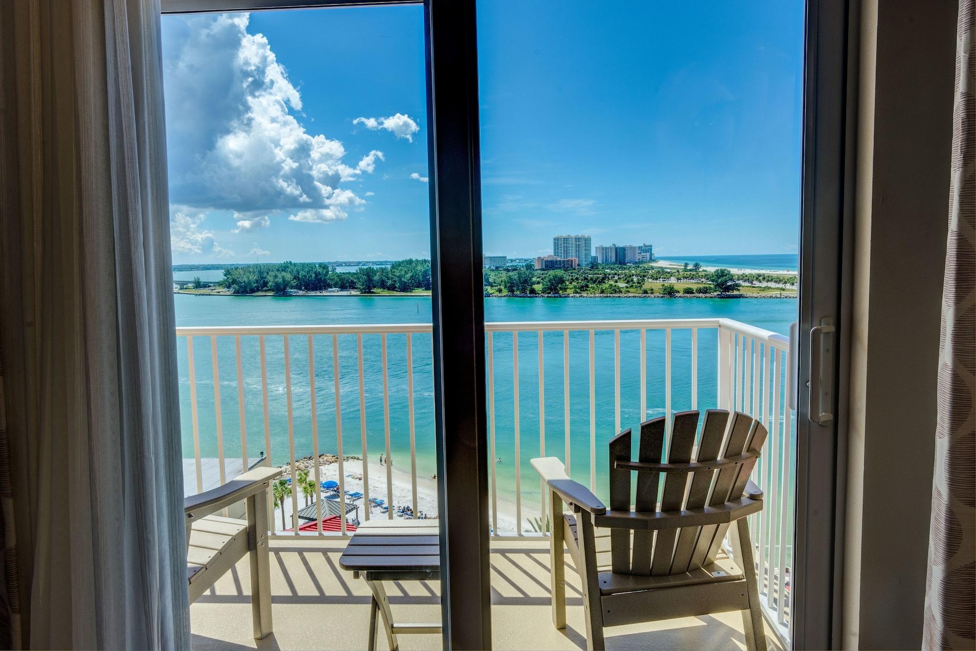 Hampton Inn And Suites Clearwater Beach Exterior photo