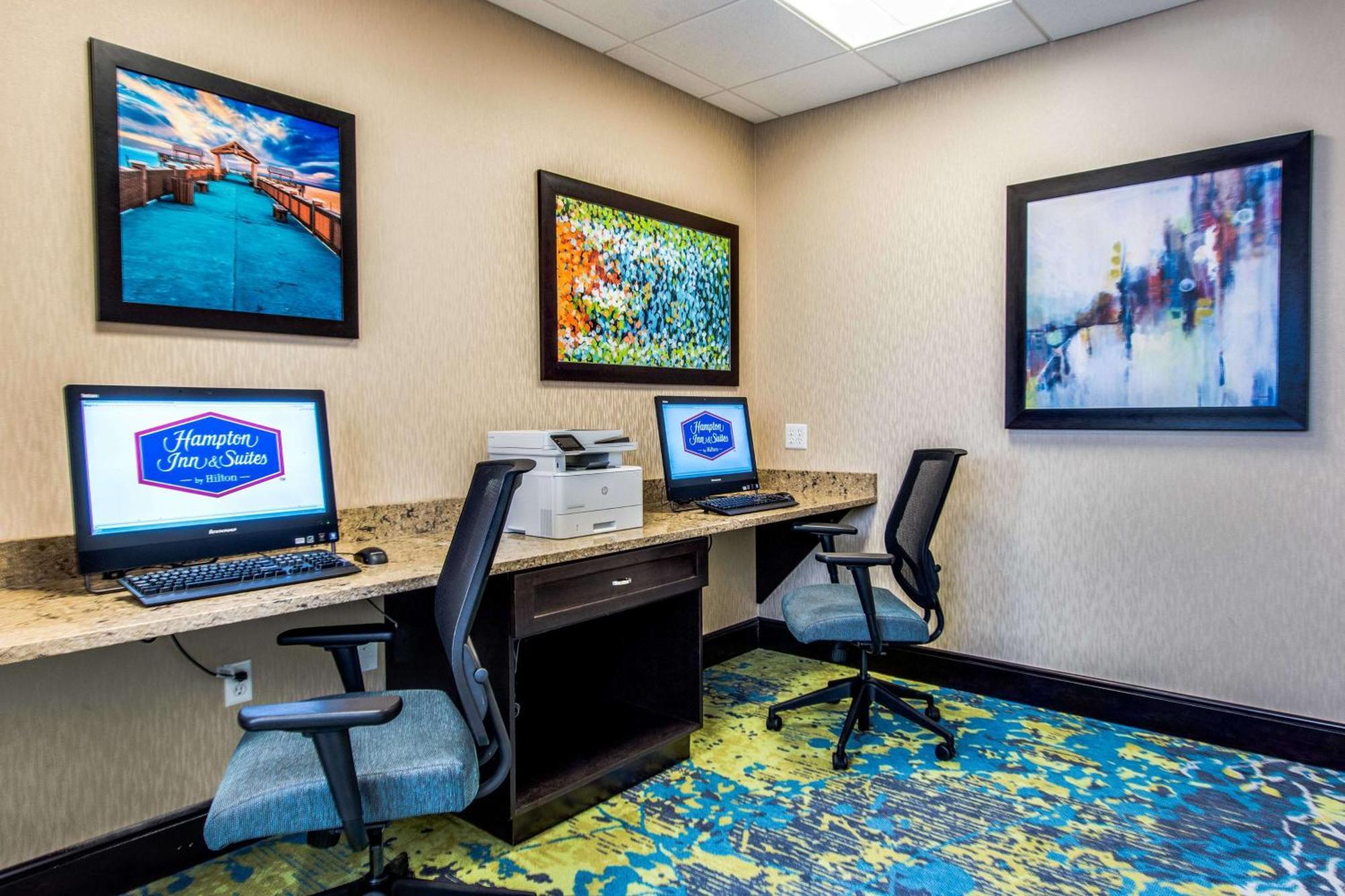 Hampton Inn And Suites Clearwater Beach Exterior photo