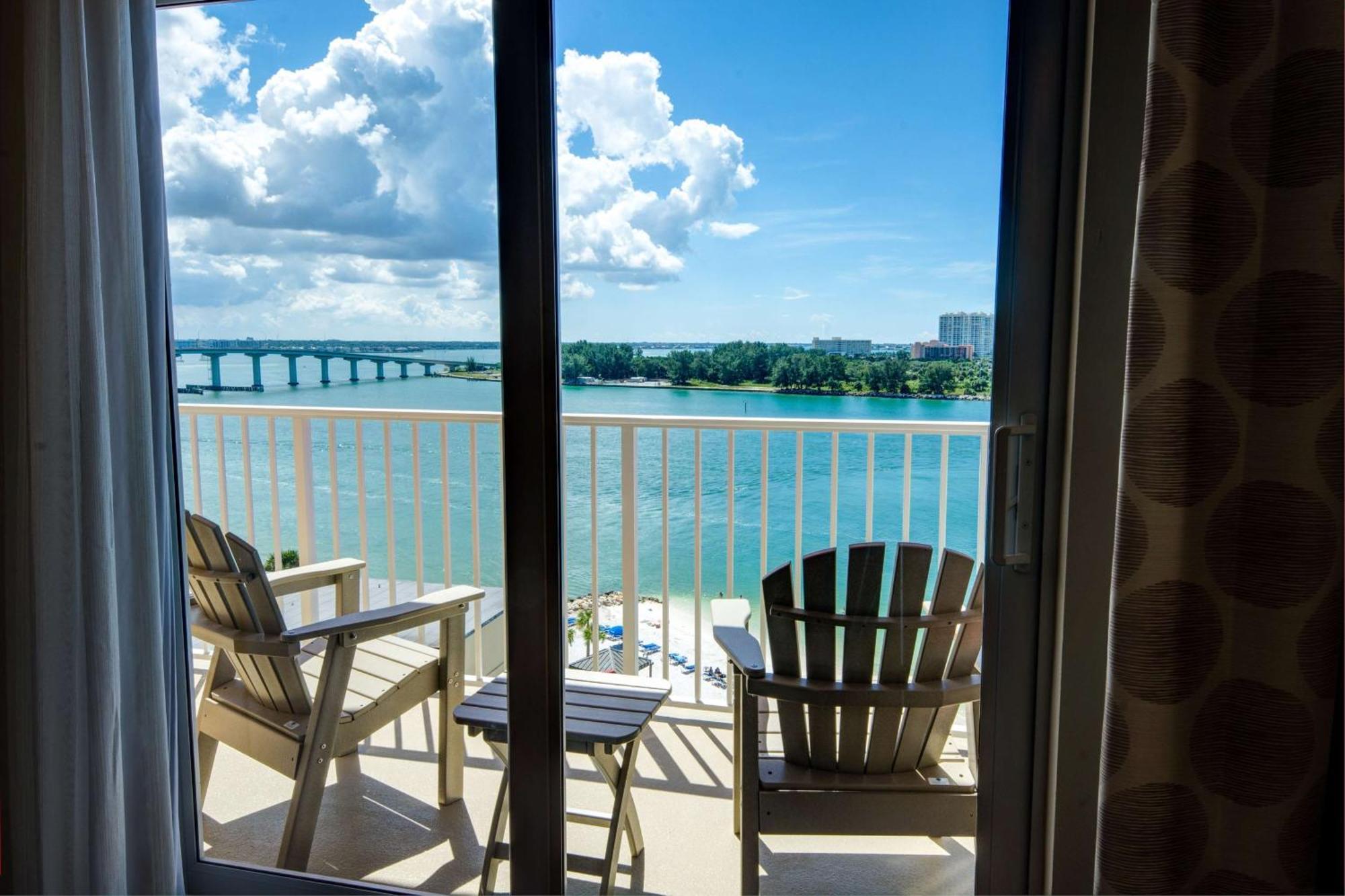 Hampton Inn And Suites Clearwater Beach Exterior photo